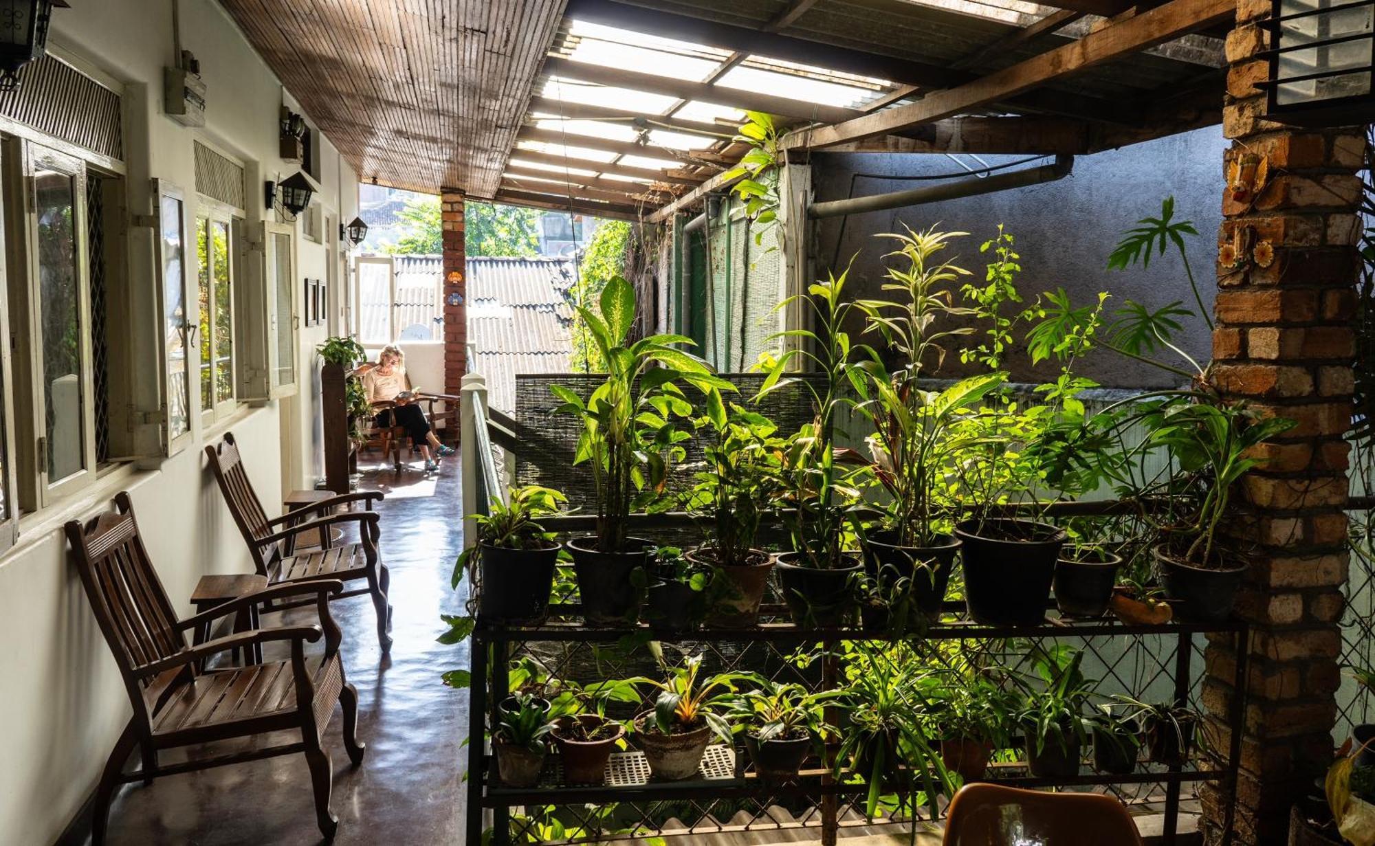 Kandy Inn Madugalle'S Family Guest House Exterior photo